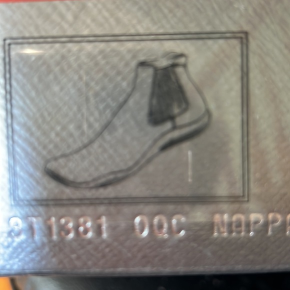 Pre-owned authentic Prada black leather booties - Picture 8 of 9